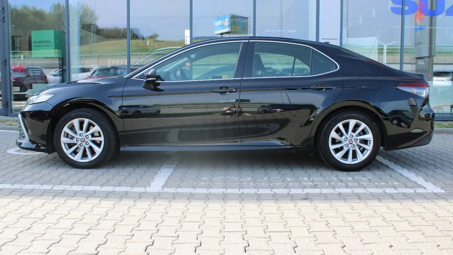 TOYOTA Camry -