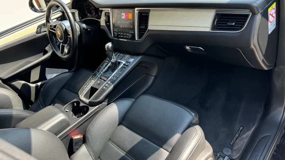 PORSCHE Macan Macan