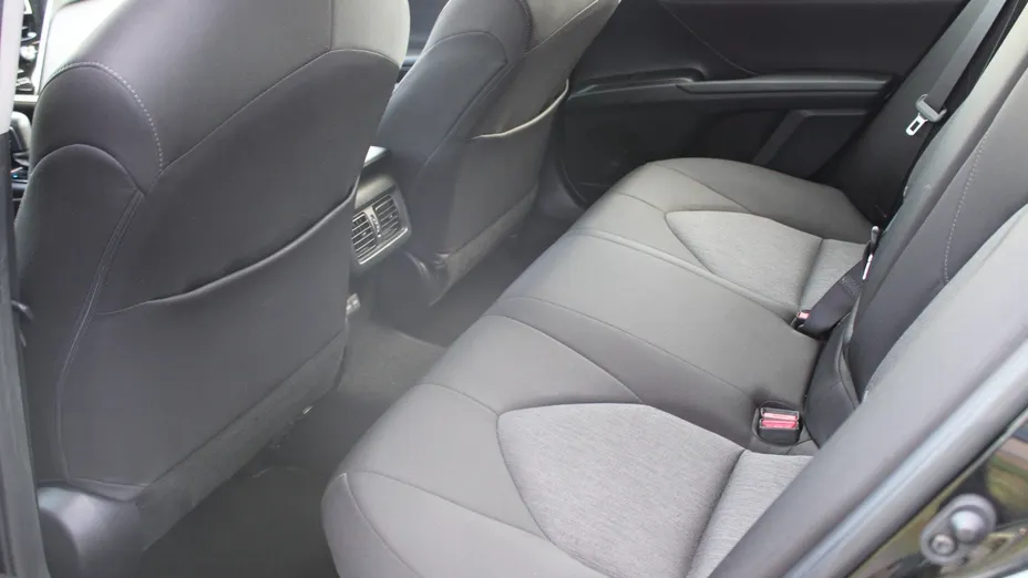 TOYOTA Camry -