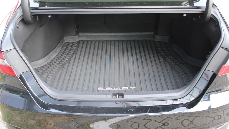 TOYOTA Camry -
