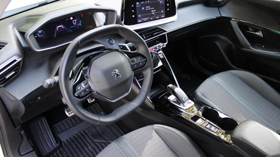 PEUGEOT 2008 2008 1.2 PureTech Allure S&S EAT8