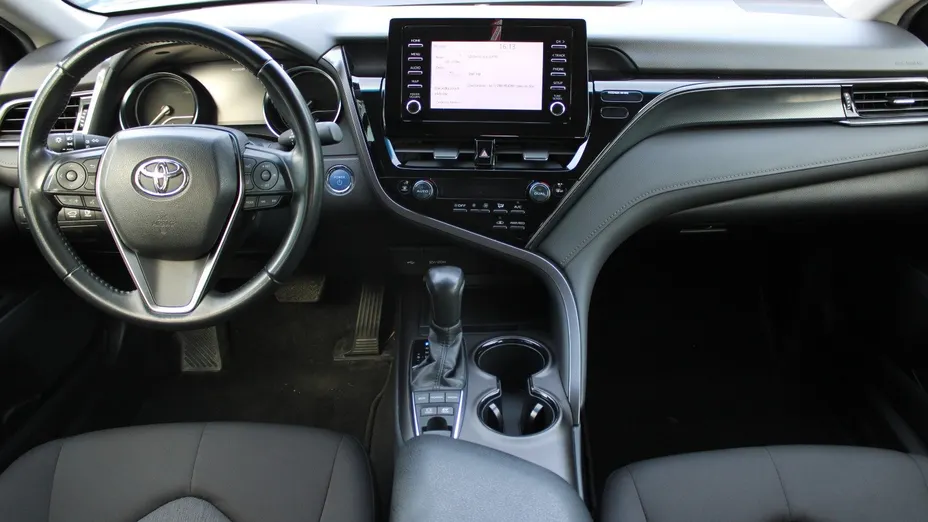 TOYOTA Camry -