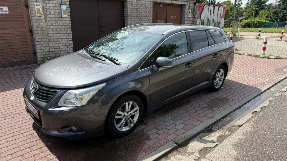 TOYOTA Avensis Avensis 1.8 Sol