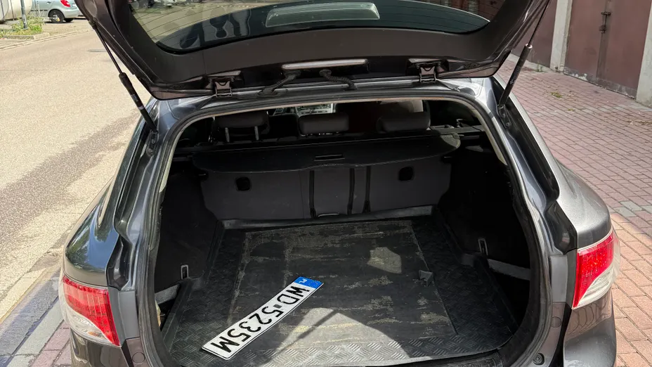TOYOTA Avensis Avensis 1.8 Sol
