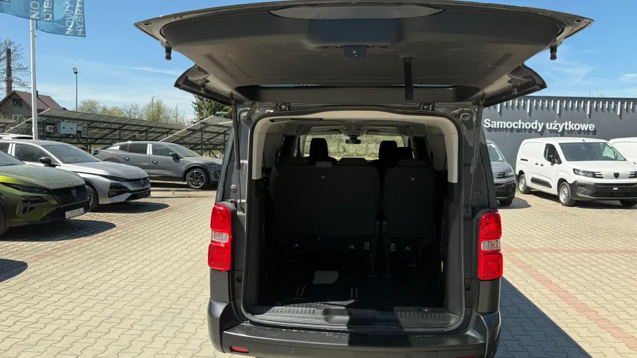 PEUGEOT Traveller Traveller 2.0 BlueHDi Long Business EAT8