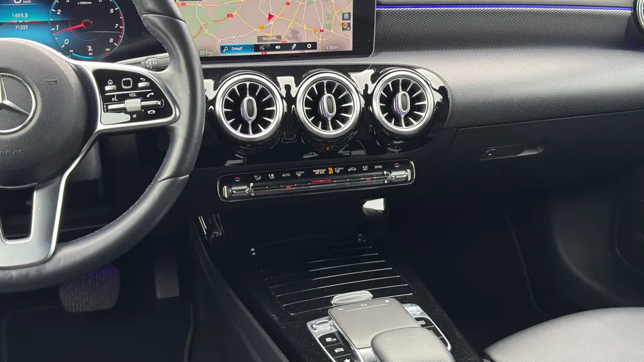 MERCEDES-BENZ A Klasa A 200 Style 7G-DCT