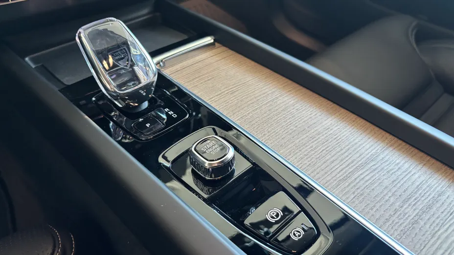VOLVO XC60 XC60 T6 Plug-In Hybrid AWD Ultra Bright aut Nowy