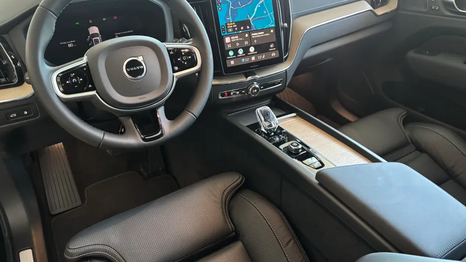 VOLVO XC60 XC60 T6 Plug-In Hybrid AWD Ultra Bright aut Nowy