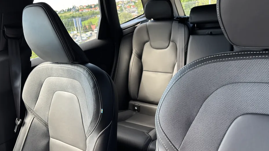 VOLVO XC60 XC60 T6 Plug-In Hybrid AWD Plus Black Edition aut Nowy