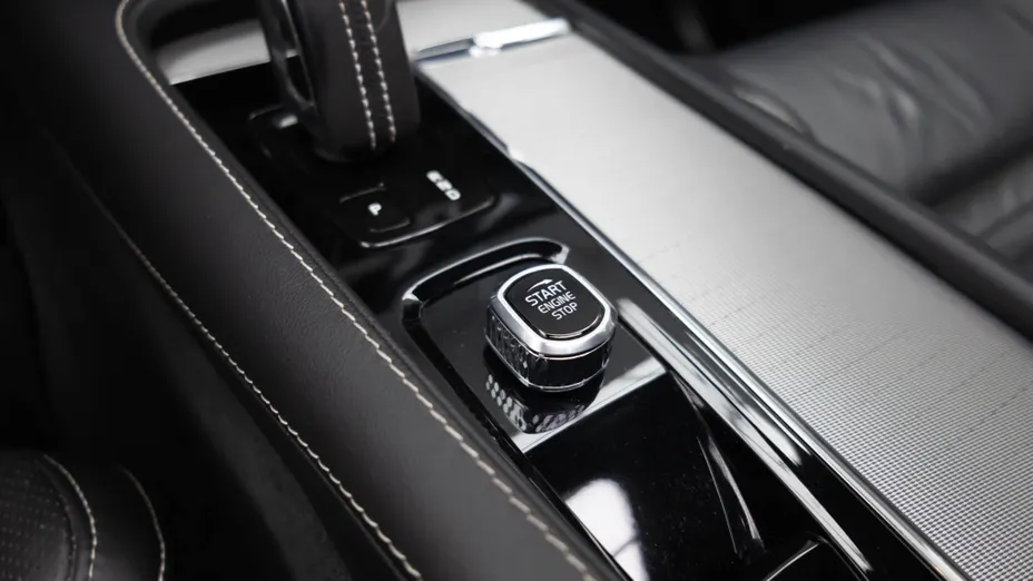 VOLVO XC90 XC90 T8 AWD Plug-In Hybrid R-Design 7os aut