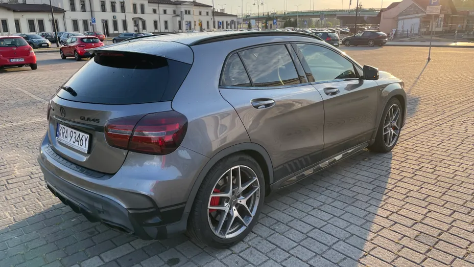 MERCEDES-BENZ GLA AMG GLA 45 4-Matic
