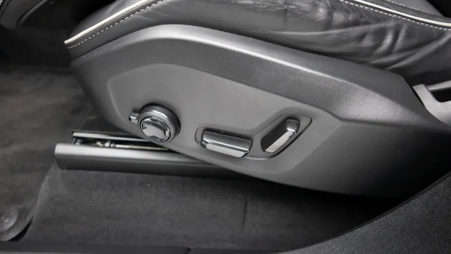 VOLVO XC90 XC90 T8 AWD Plug-In Hybrid R-Design 7os aut