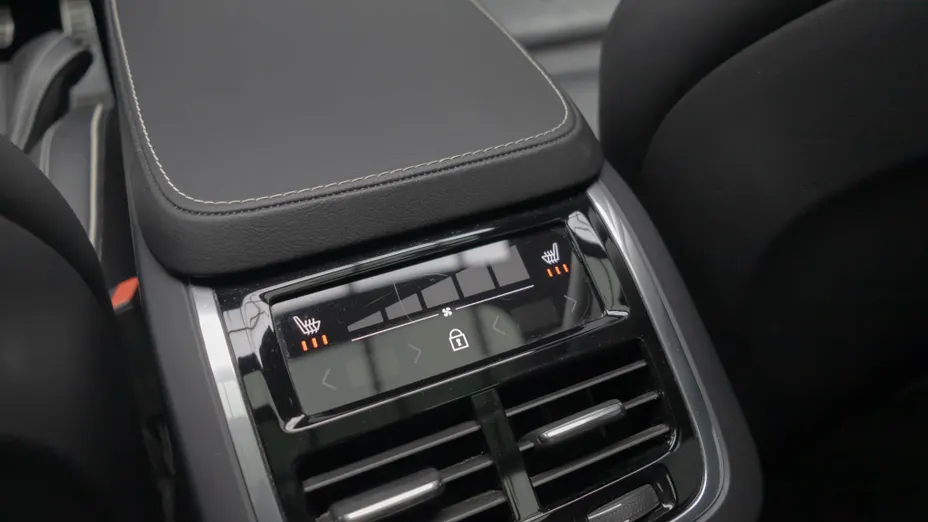 VOLVO XC90 XC90 T8 AWD Plug-In Hybrid R-Design 7os aut