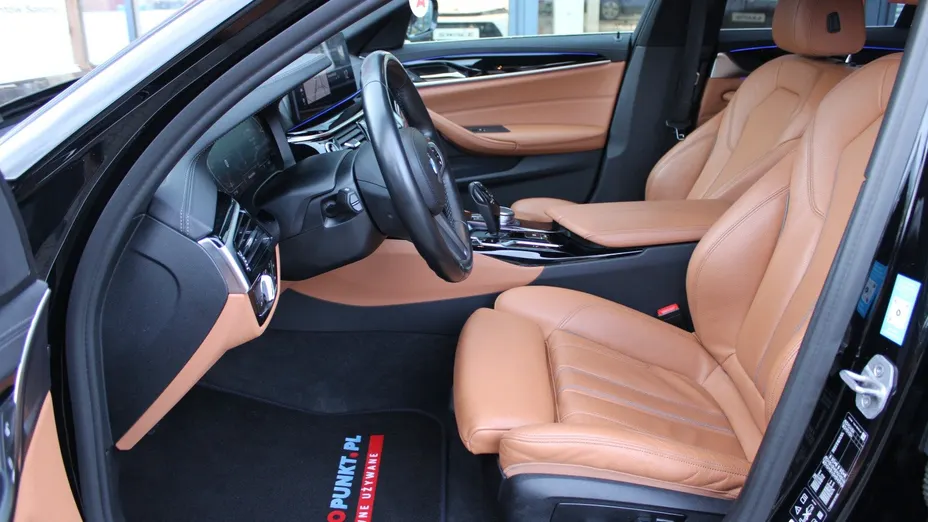 BMW Seria 5 520d xDrive Luxury Line aut