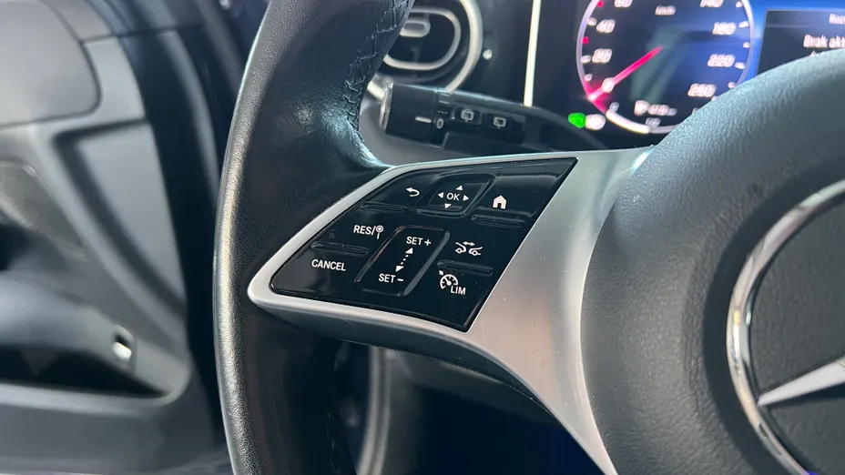 MERCEDES-BENZ C Klasa C 220 d 4MATIC 9G-TRONIC