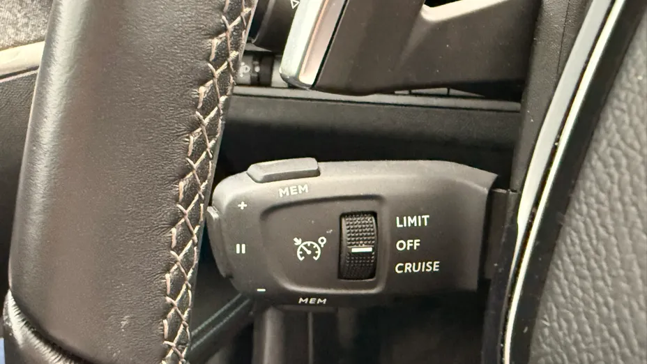 PEUGEOT 5008 5008 1.2 PureTech Allure Pack S&S EAT8