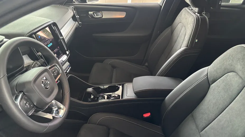 VOLVO XC40 XC40 B3 Plus Dark aut Nowy