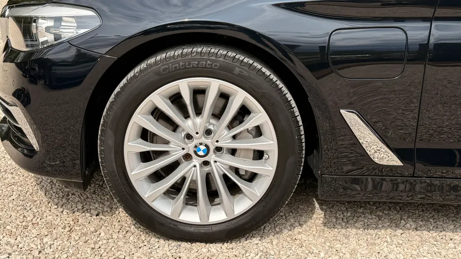 BMW Seria 5 530e iPerformance Luxury Line aut