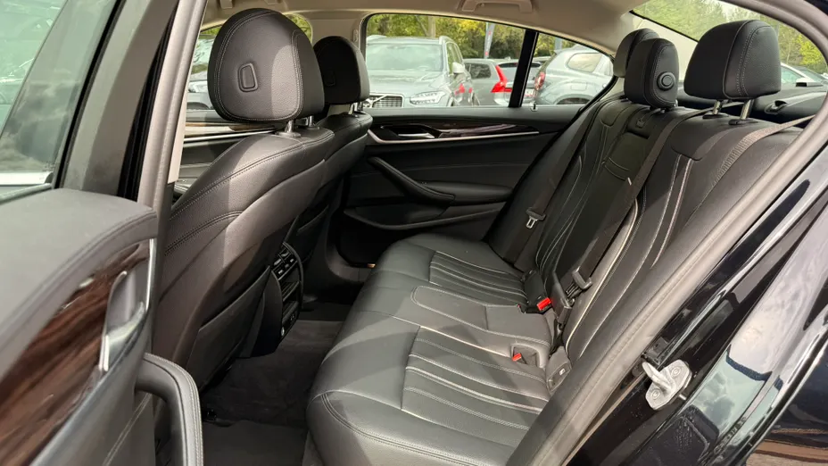 BMW Seria 5 530e iPerformance Luxury Line aut