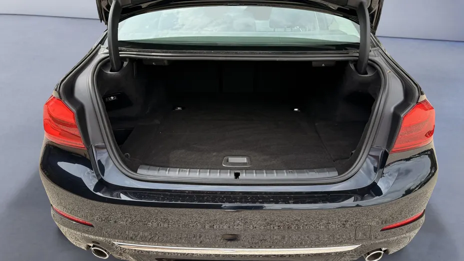 BMW Seria 5 530e iPerformance Luxury Line aut
