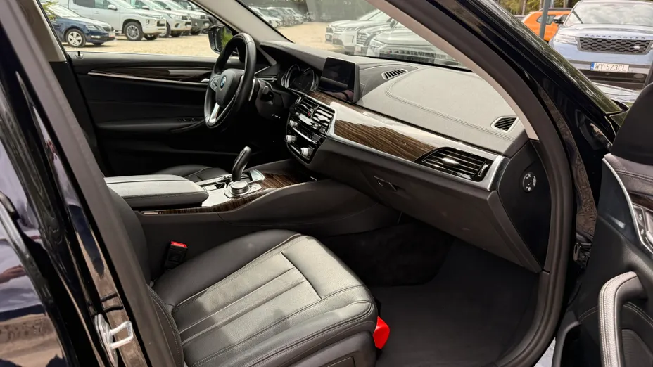 BMW Seria 5 530e iPerformance Luxury Line aut