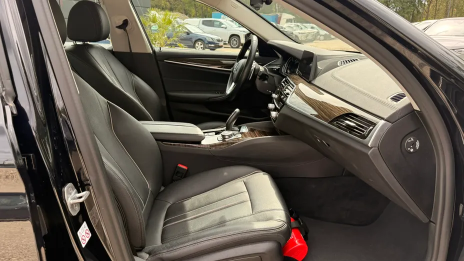 BMW Seria 5 530e iPerformance Luxury Line aut