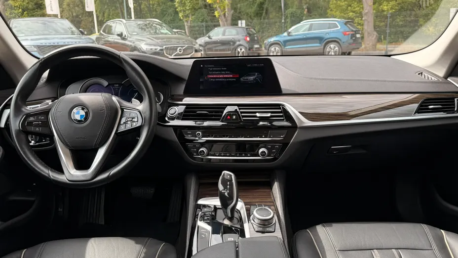 BMW Seria 5 530e iPerformance Luxury Line aut