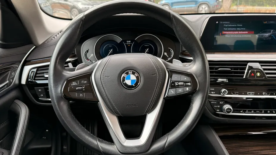 BMW Seria 5 530e iPerformance Luxury Line aut