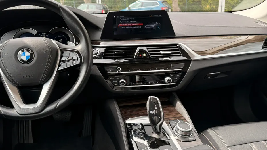 BMW Seria 5 530e iPerformance Luxury Line aut