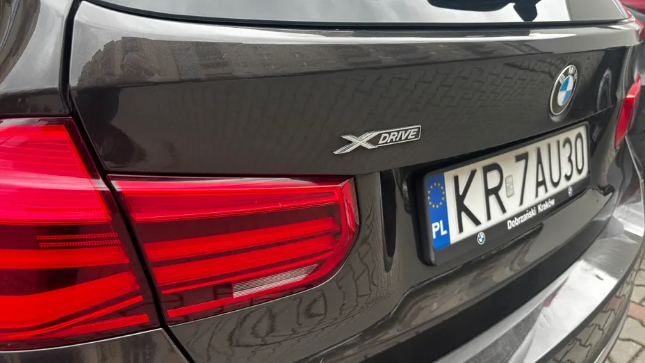 BMW Seria 3 320d xDrive Luxury Line