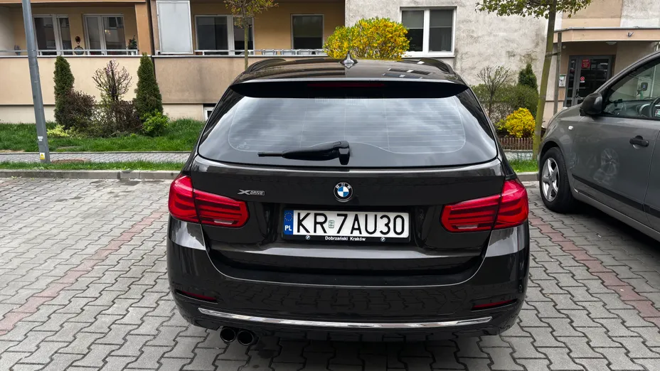 BMW Seria 3 320d xDrive Luxury Line