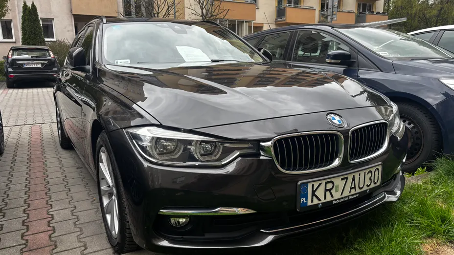 BMW Seria 3 320d xDrive Luxury Line