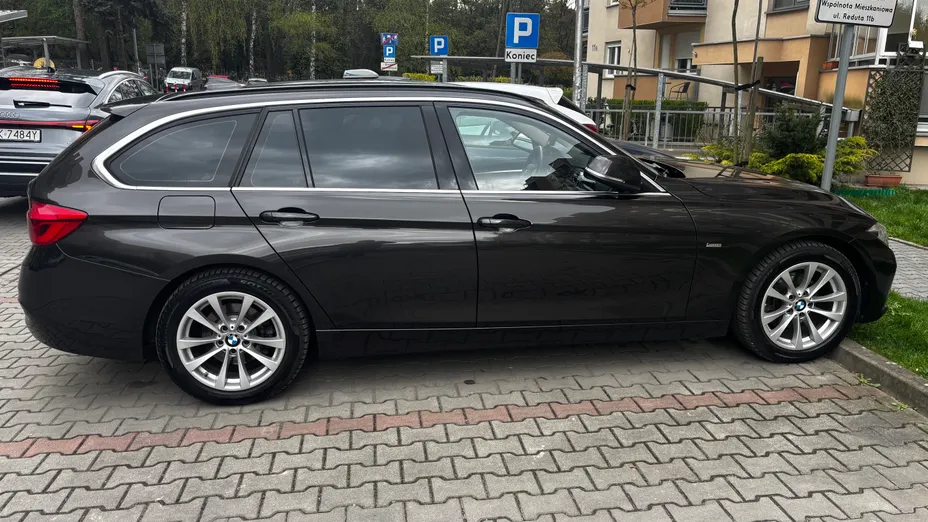 BMW Seria 3 320d xDrive Luxury Line