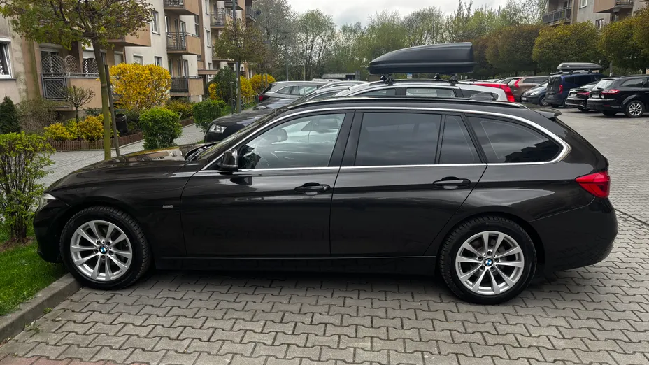 BMW Seria 3 320d xDrive Luxury Line