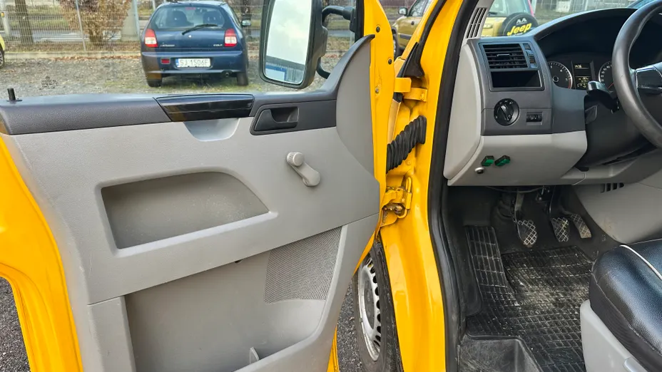 VOLKSWAGEN Transporter Transporter T5 BiTDI L1