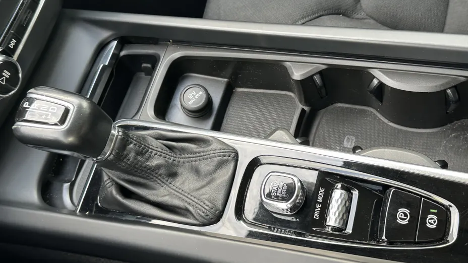 VOLVO XC60 XC60 T4 Momentum aut