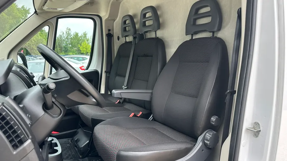 PEUGEOT Boxer Boxer 333 BlueHDi L2H2 Pro