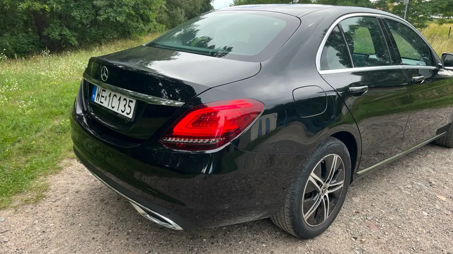 MERCEDES-BENZ C Klasa C 180 9G-TRONIC