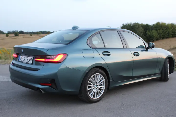 BMW Seria 3 318d mHEV Sport Line aut