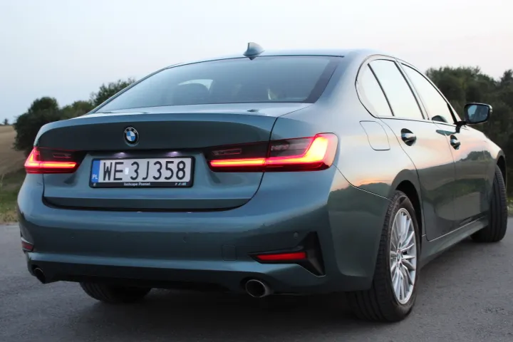 BMW Seria 3 318d mHEV Sport Line aut