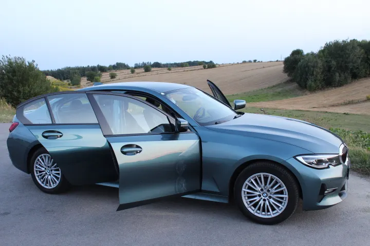 BMW Seria 3 318d mHEV Sport Line aut