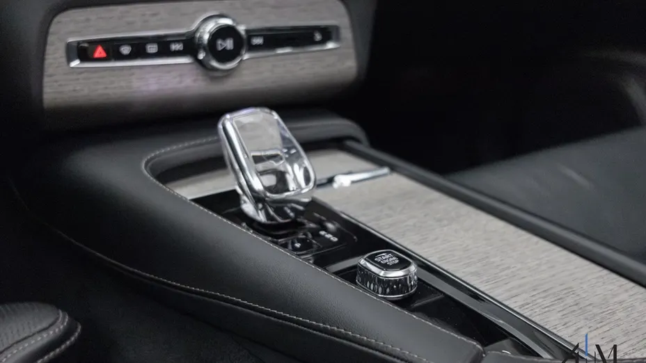 VOLVO XC90 XC90 T8 AWD Plug-In Hybrid Ultimate Dark 7os aut