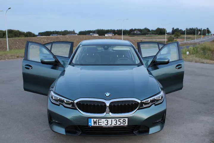 BMW Seria 3 318d mHEV Sport Line aut