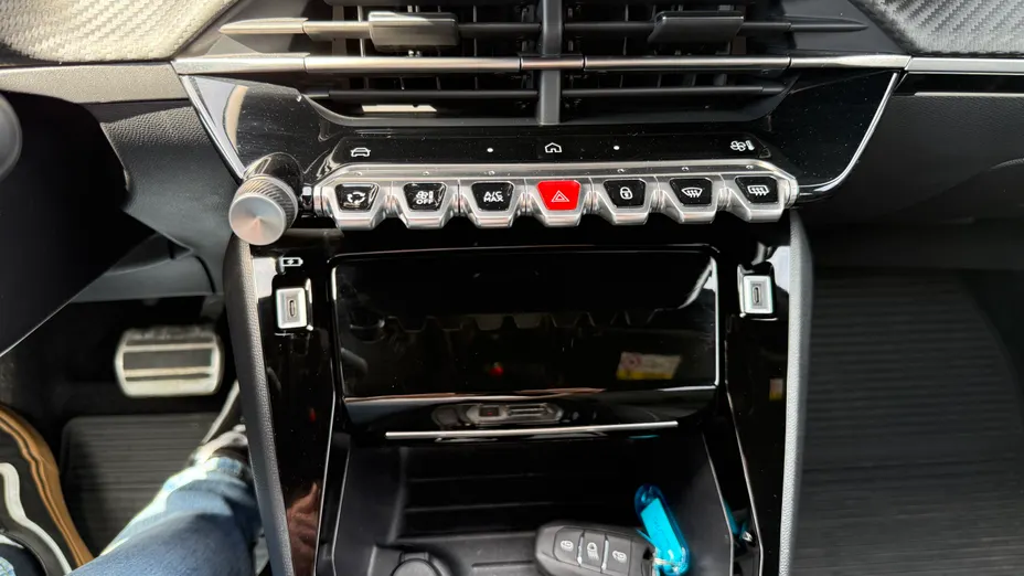 PEUGEOT 2008 2008 PureTech mHEV GT e-DCS6