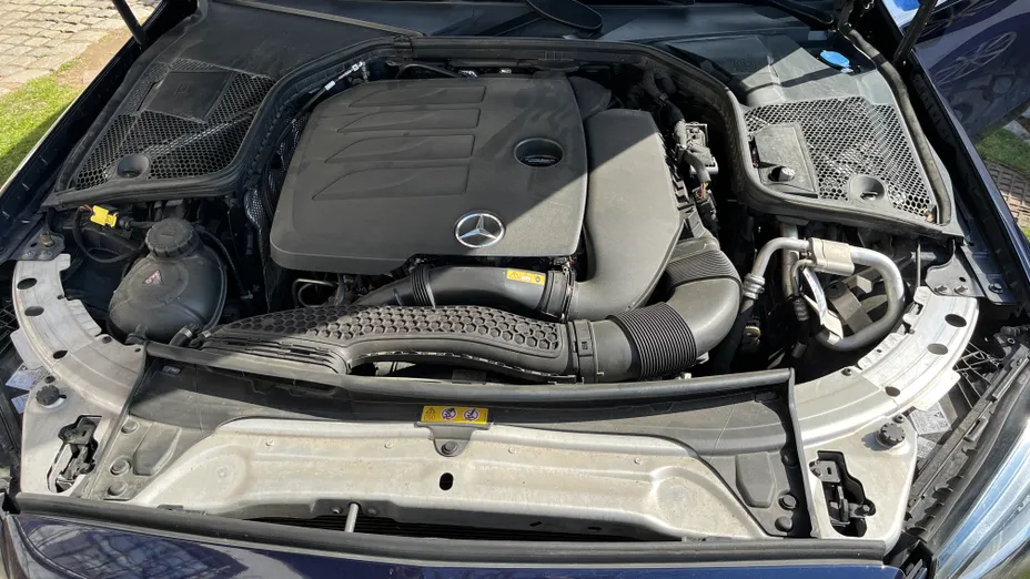 MERCEDES-BENZ C Klasa C 180 9G-TRONIC