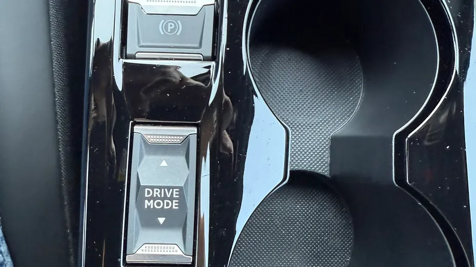 PEUGEOT 2008 2008 PureTech 130 Allure S&S EAT8