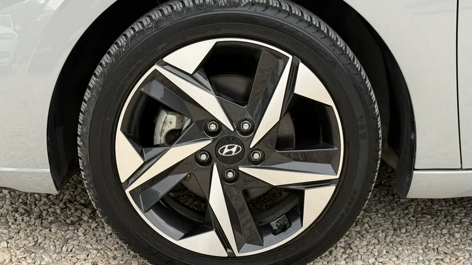 HYUNDAI Elantra Elantra 1.6 Smart CVT