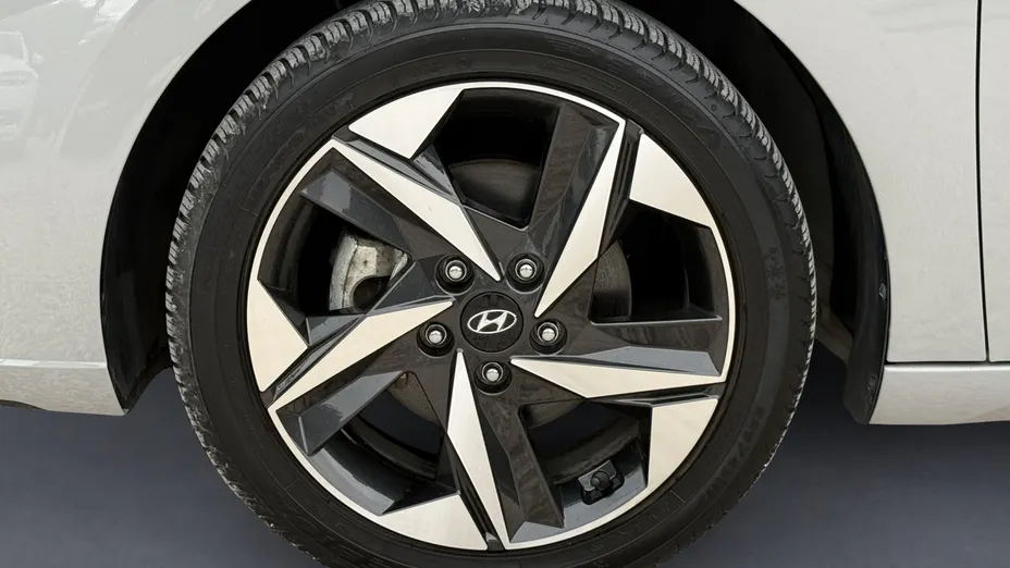 HYUNDAI Elantra Elantra 1.6 Smart CVT