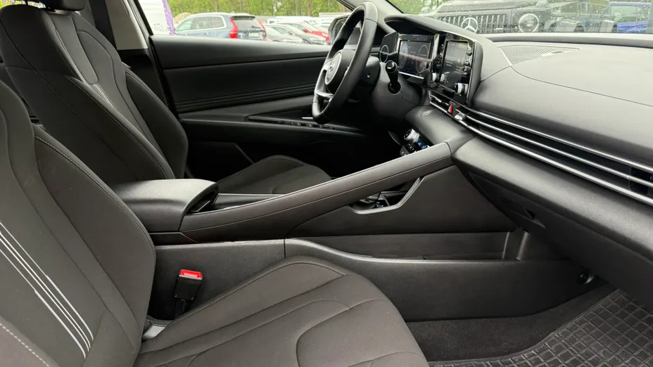 HYUNDAI Elantra Elantra 1.6 Smart CVT