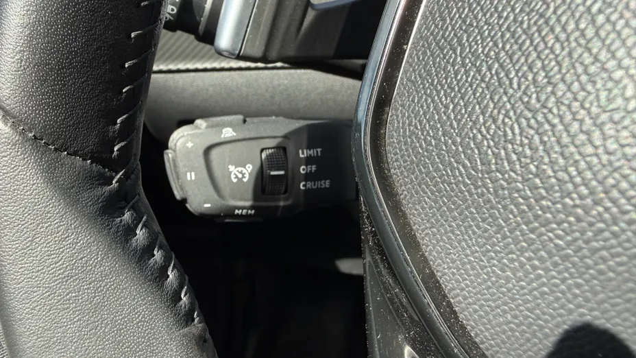 PEUGEOT 2008 2008 1.2 PureTech Allure S&S EAT8